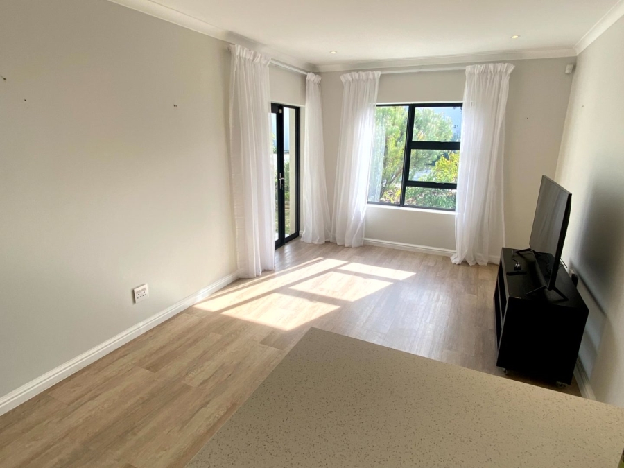 To Let 2 Bedroom Property for Rent in Keurbooms River Western Cape